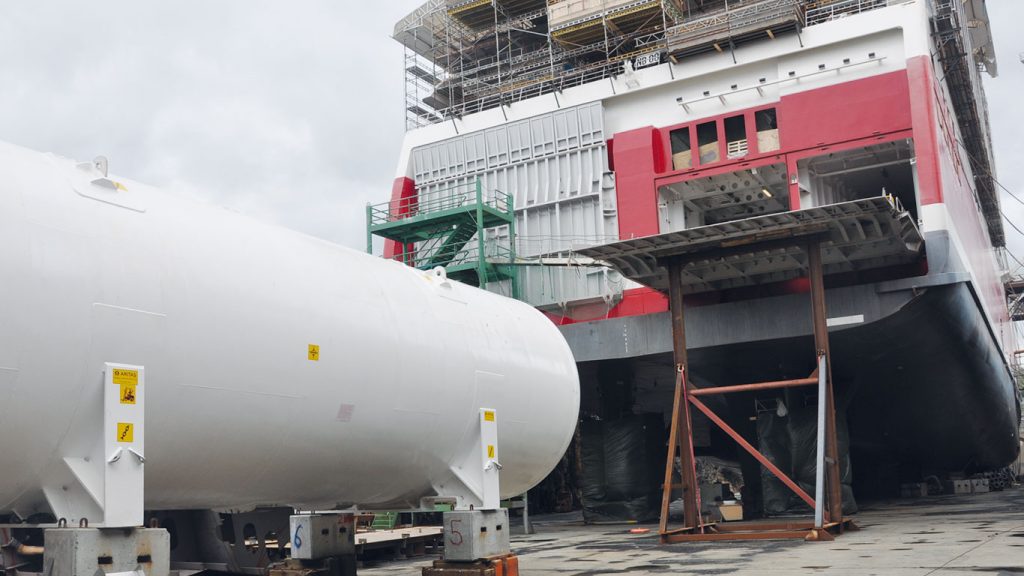 Der LNG-Tank vor dem Einbau