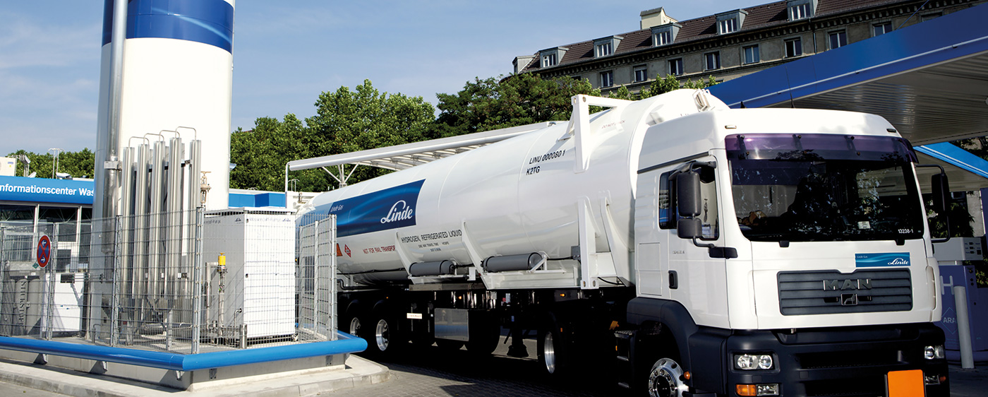 Wasserstoff Trailer an Tankstelle