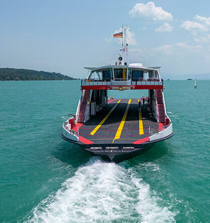 The LNG ferry Richmond with pure gas propulsion on the move