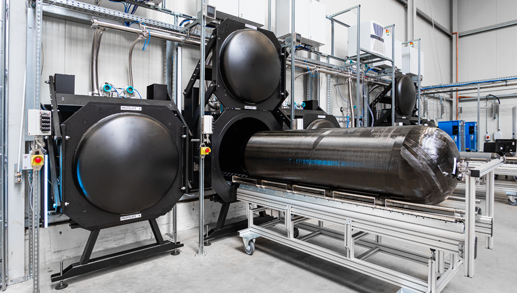 Modulares Wasserstoff-Verteilsystem mit flexibel konfigurierbaren Druckanschlüssen sowie integrierter Durchfluss- und Druckmesstechnik.